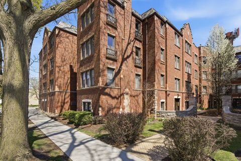 Photo of 6761 N Artesian Avenue #2H, Chicago, IL 60645 (MLS # 12620447)