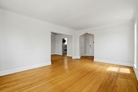 Tiny photo for 6761 N Artesian Avenue #2H, Chicago, IL 60645 (MLS # 12620447)