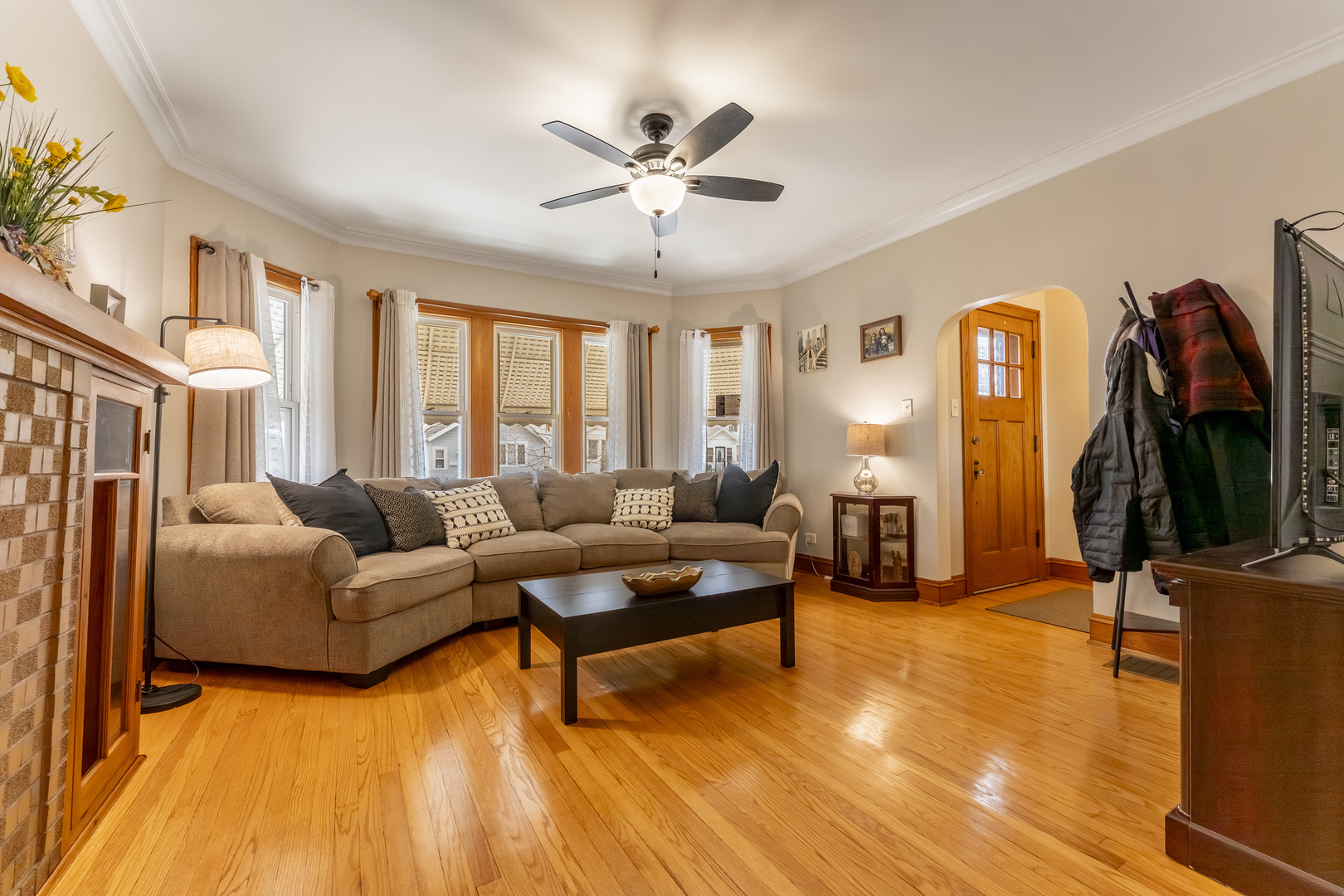 2513 N New England Avenue