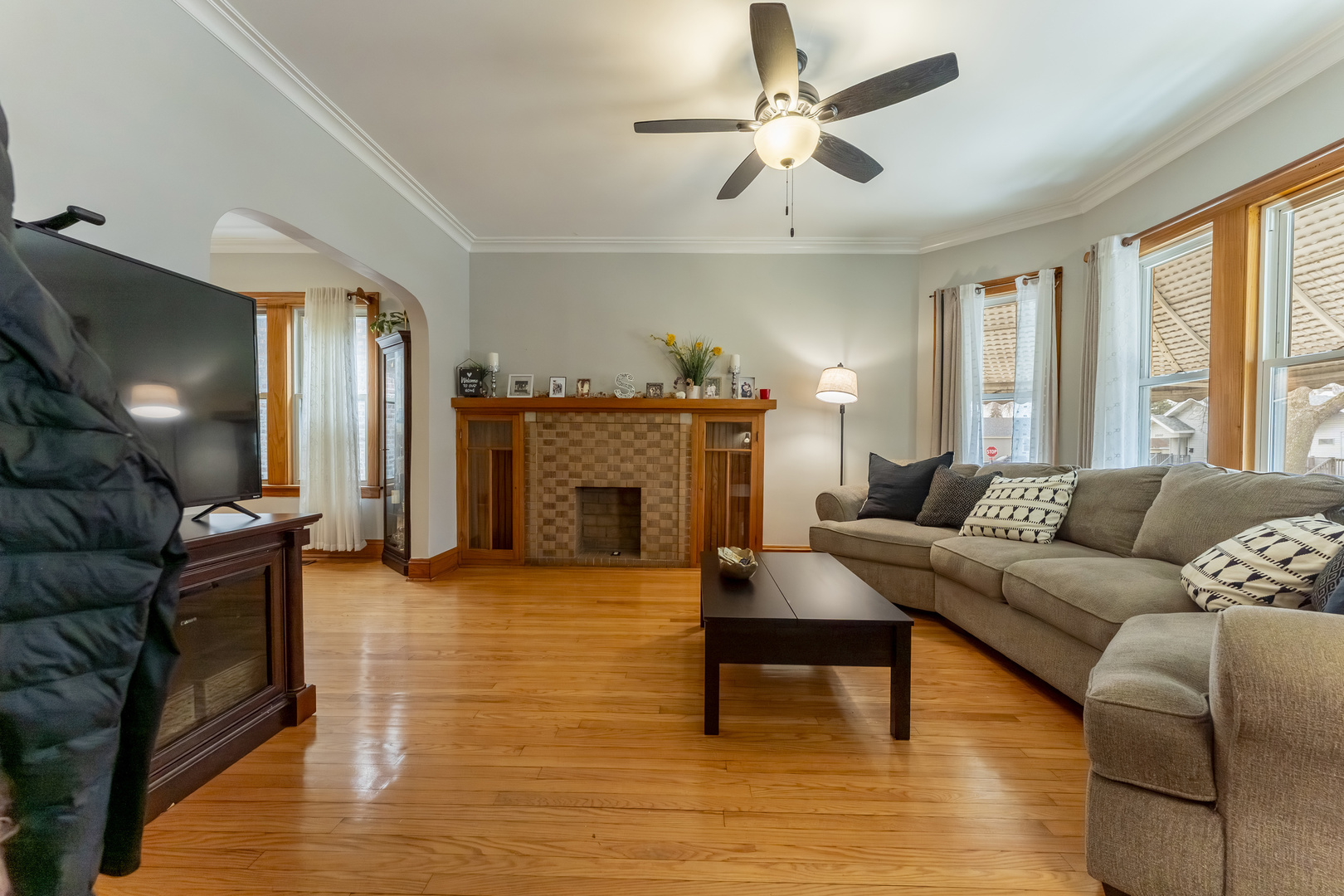 2513 N New England Avenue