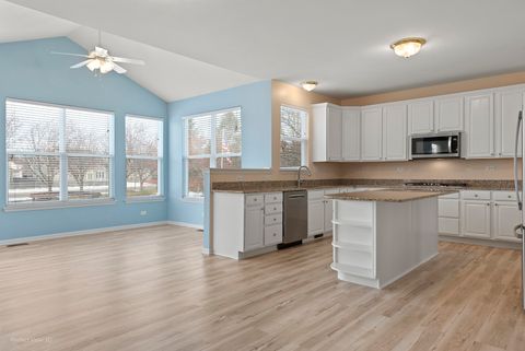 Tiny photo for 621 Mansfield Way, Oswego, IL 60543 (MLS # 12534131)