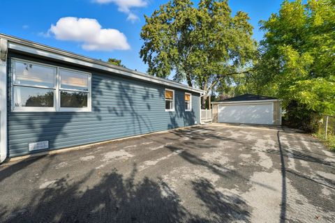 Tiny photo for 316 Victoria Drive, Northlake, IL 60164 (MLS # 12521851)