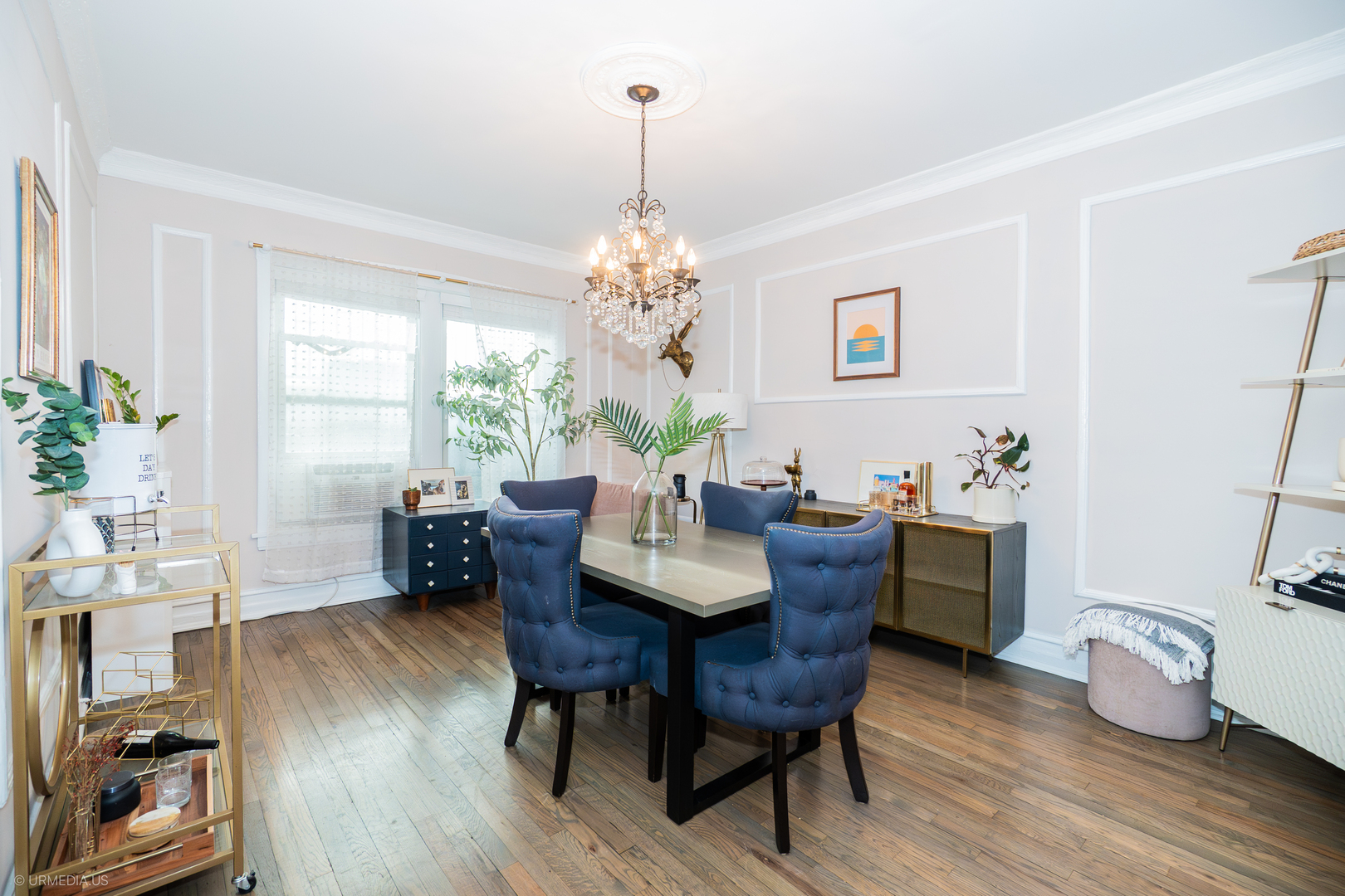 3644 N PINE GROVE Avenue 1