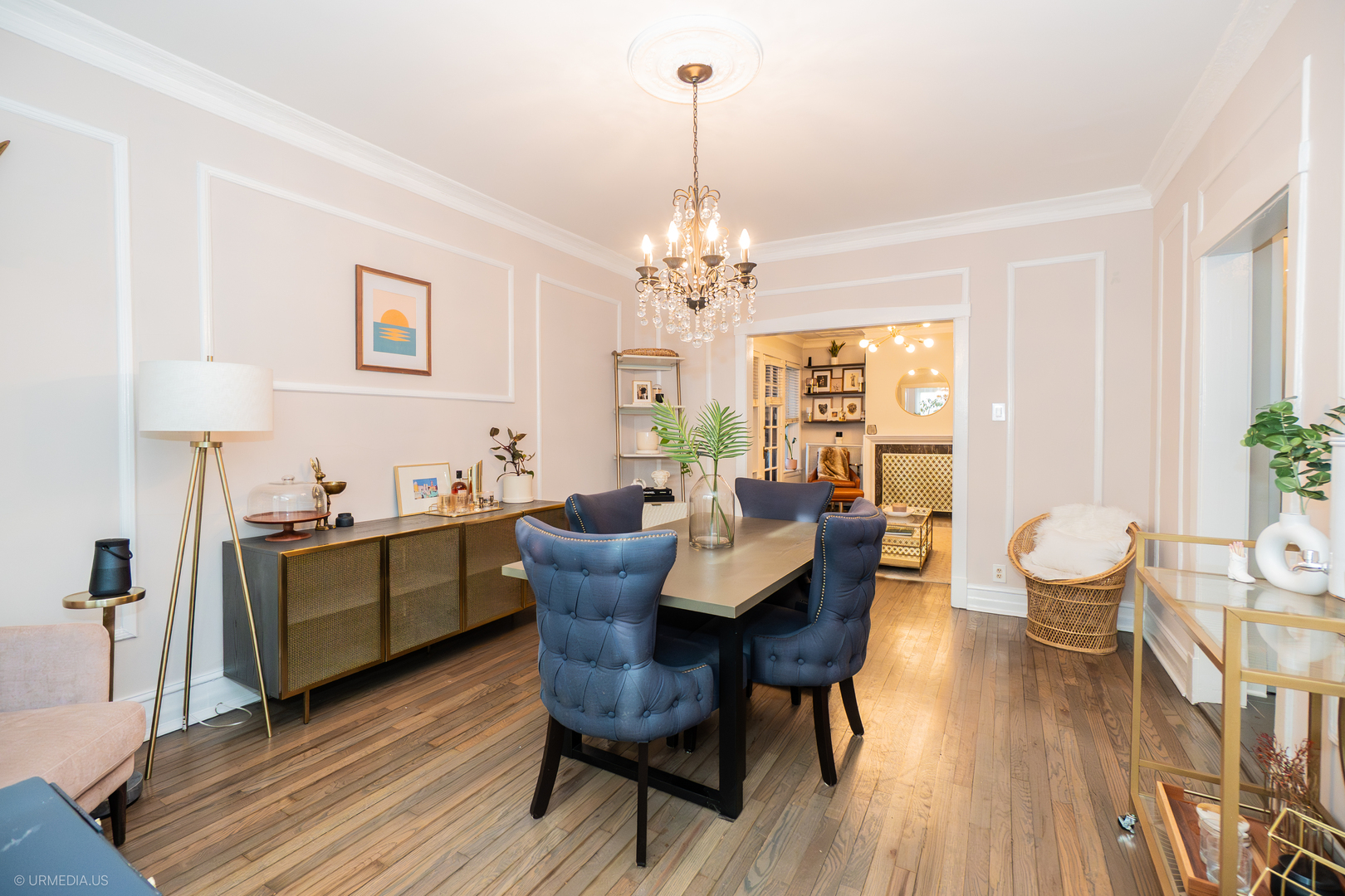 3644 N PINE GROVE Avenue 1