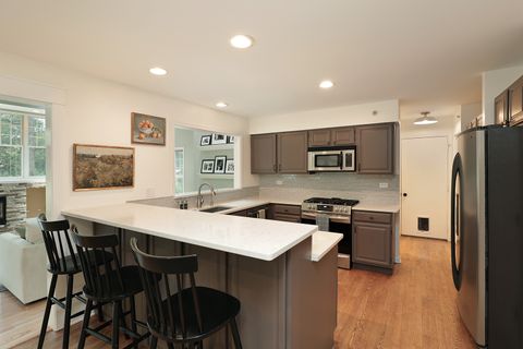 Tiny photo for 1768 White Fence Lane, Libertyville, IL 60048 (MLS # 12478744)