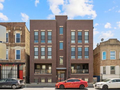 3037 W Belmont Avenue 2W Chicago IL 60618