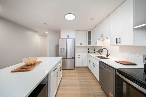 Tiny photo for 10 Trafalgar Square #403, Lincolnshire, IL 60069 (MLS # 12613325)