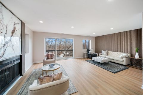 Tiny photo for 10 Trafalgar Square #403, Lincolnshire, IL 60069 (MLS # 12613325)