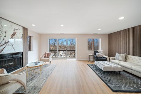 Tiny photo for 10 Trafalgar Square #403, Lincolnshire, IL 60069 (MLS # 12613325)