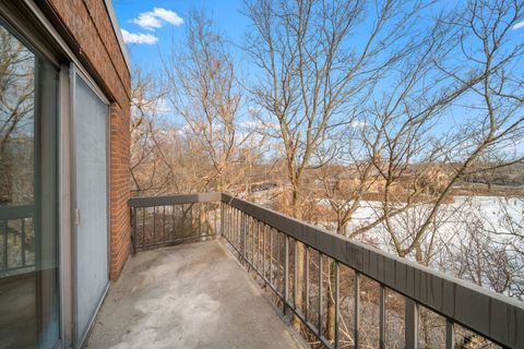 Tiny photo for 10 Trafalgar Square #403, Lincolnshire, IL 60069 (MLS # 12613325)