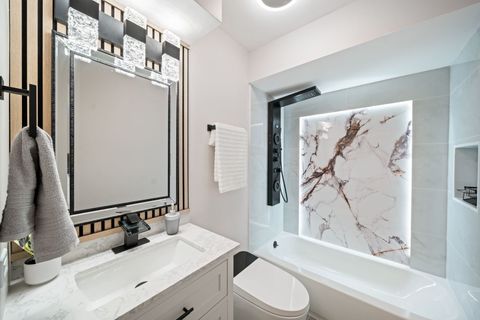 Tiny photo for 10 Trafalgar Square #403, Lincolnshire, IL 60069 (MLS # 12613325)