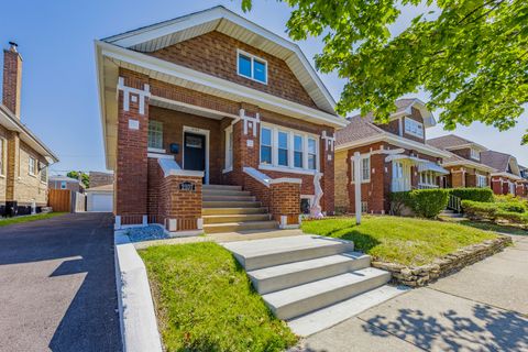 Tiny photo for 2107 EAST Avenue, Berwyn, IL 60402 (MLS # 12529703)