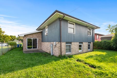 Tiny photo for 928 E 153rd Street, Phoenix, IL 60426 (MLS # 12608821)