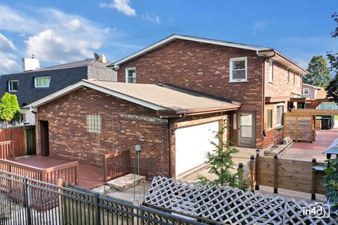 Tiny photo for 7942 COUNTRY CLUB Lane, Elmwood Park, IL 60707 (MLS # 12464161)