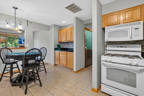 Tiny photo for 1011 Ashley Court S #2D, Lockport, IL 60441 (MLS # 12677919)