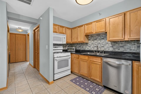 Tiny photo for 1011 Ashley Court S #2D, Lockport, IL 60441 (MLS # 12677919)