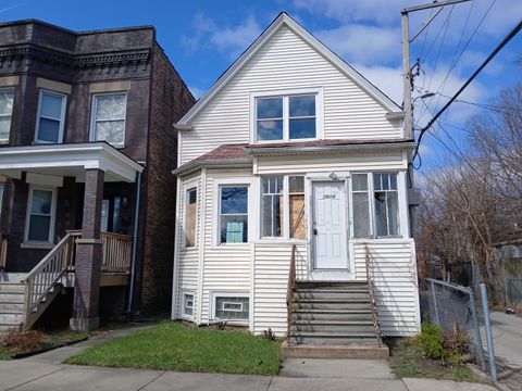 7614 S Dante Avenue Chicago IL 60619
