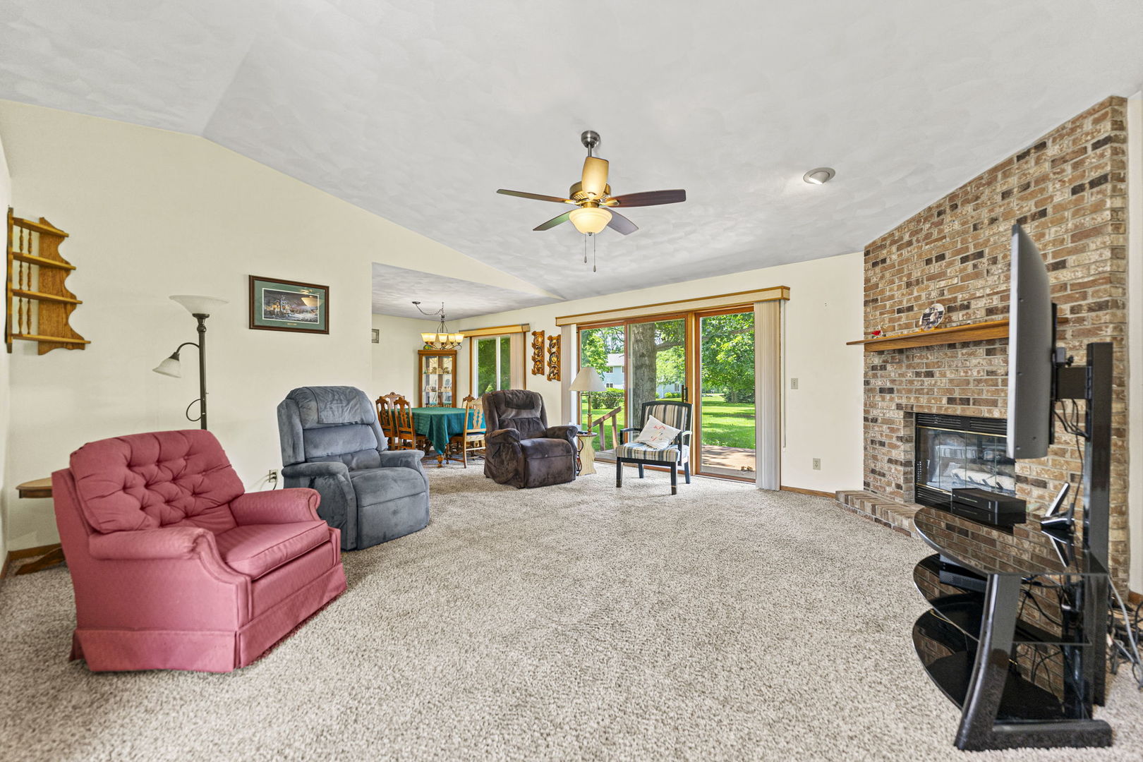8485 Center Court