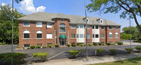 655 Rockland Road Lake Bluff IL 60044