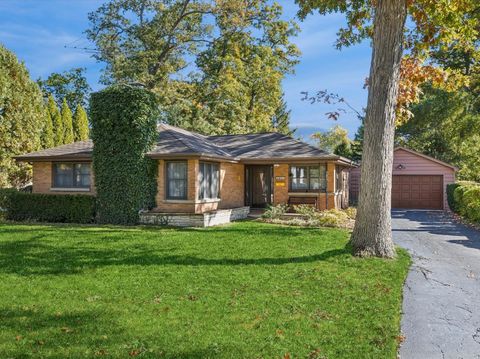 Photo of 1473 Edgewood Road, Lake Forest, IL 60045 (MLS # 12504907)