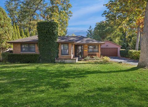 Tiny photo for 1473 Edgewood Road, Lake Forest, IL 60045 (MLS # 12504907)