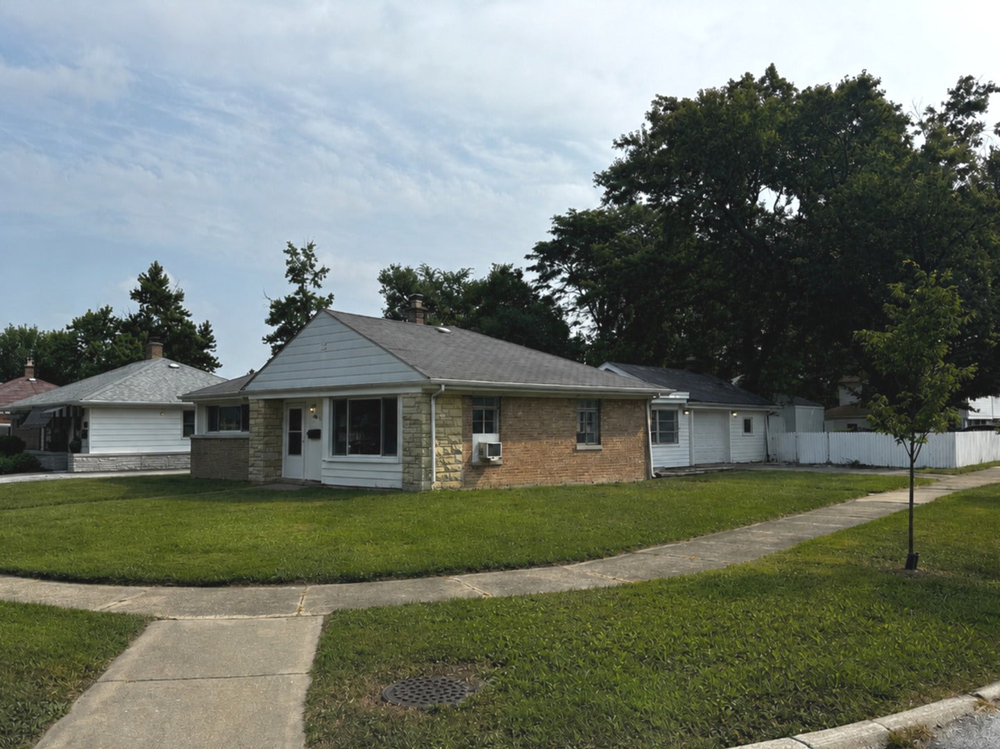 17609 Roosevelt Avenue
