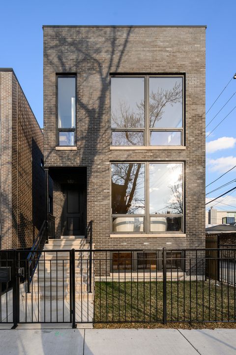 1915 N Wood Street Chicago IL 60622