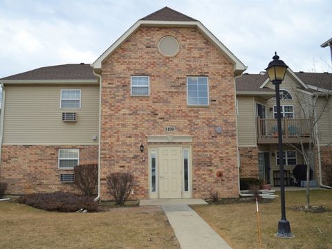 Condominium in Round Lake Beach IL 1490 Spring Brook Court.jpg