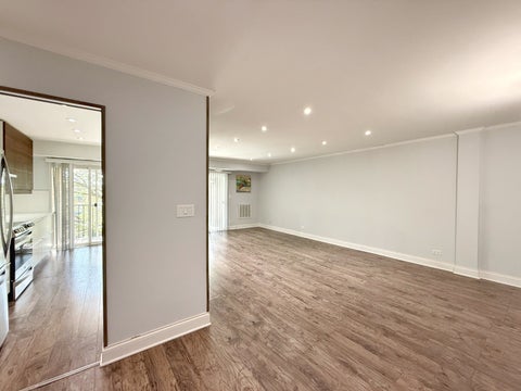 Tiny photo for 502 W Huntington Commons Road #438, Mount Prospect, IL 60056 (MLS # 12759904)