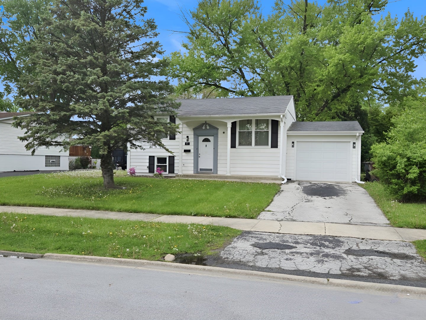 40 S Sycamore Lane