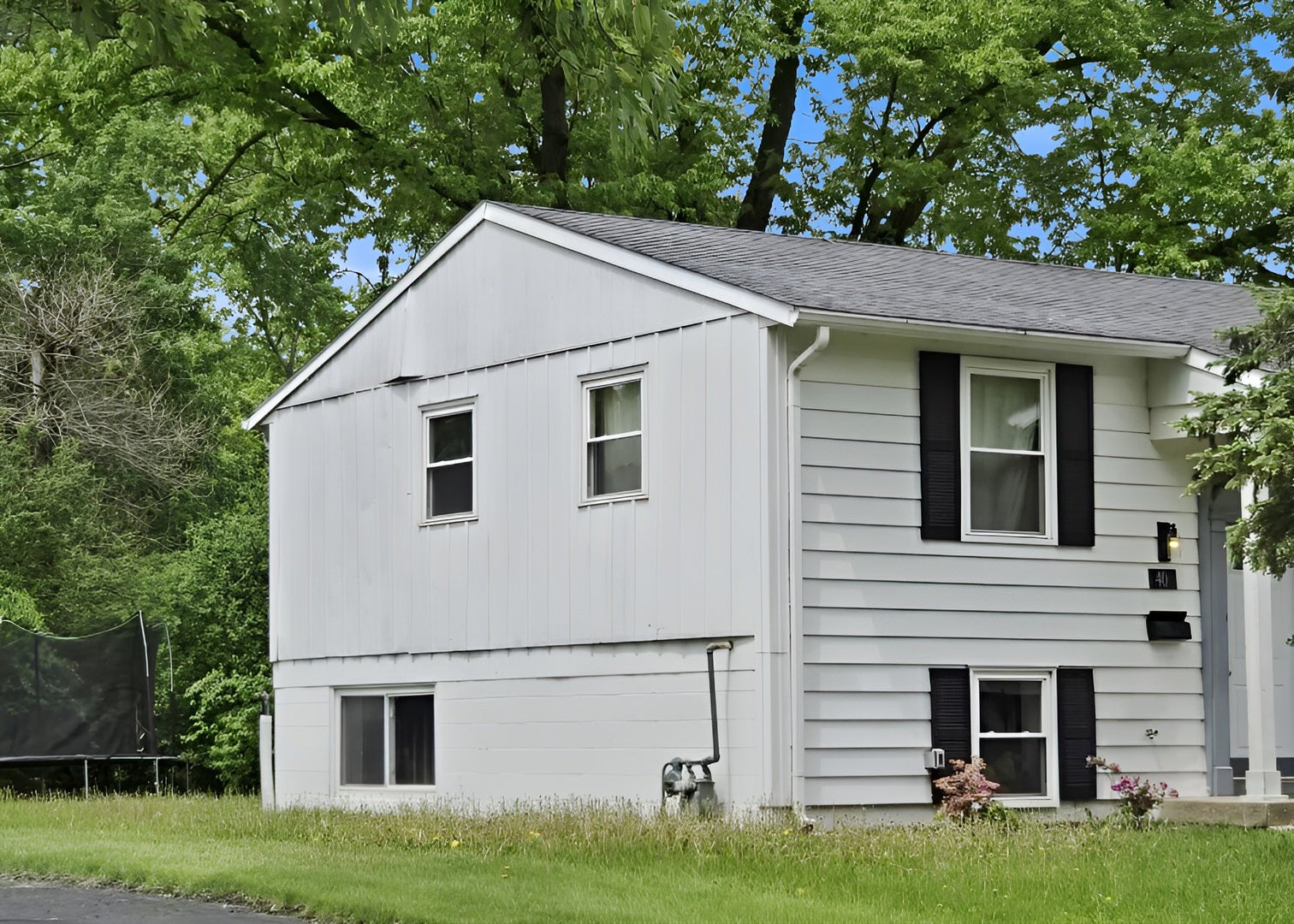 40 S Sycamore Lane