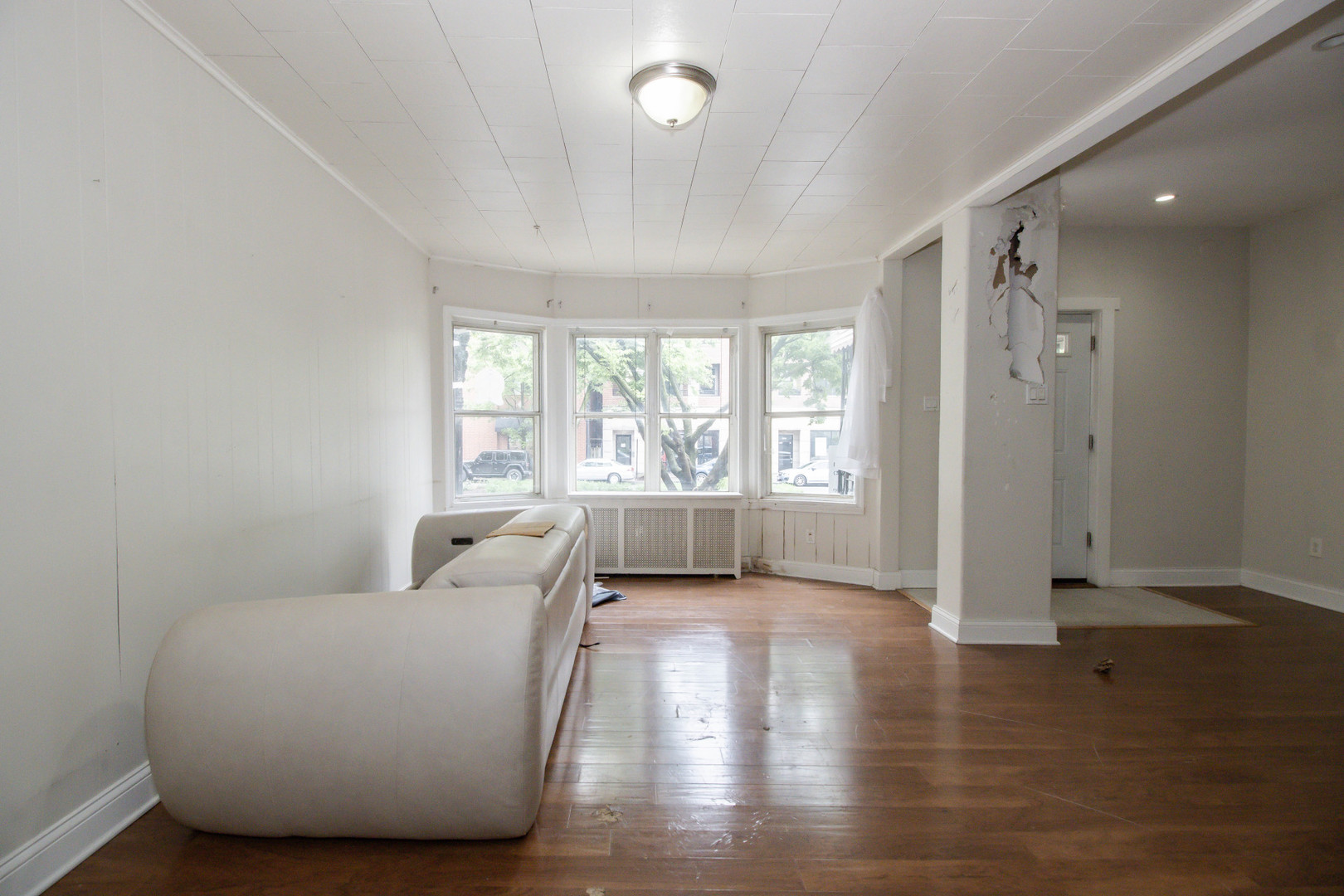 2244 W IRVING PARK Road