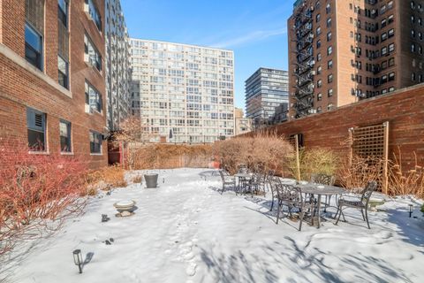 Tiny photo for 2909 N Sheridan Road #1703, Chicago, IL 60657 (MLS # 12674823)