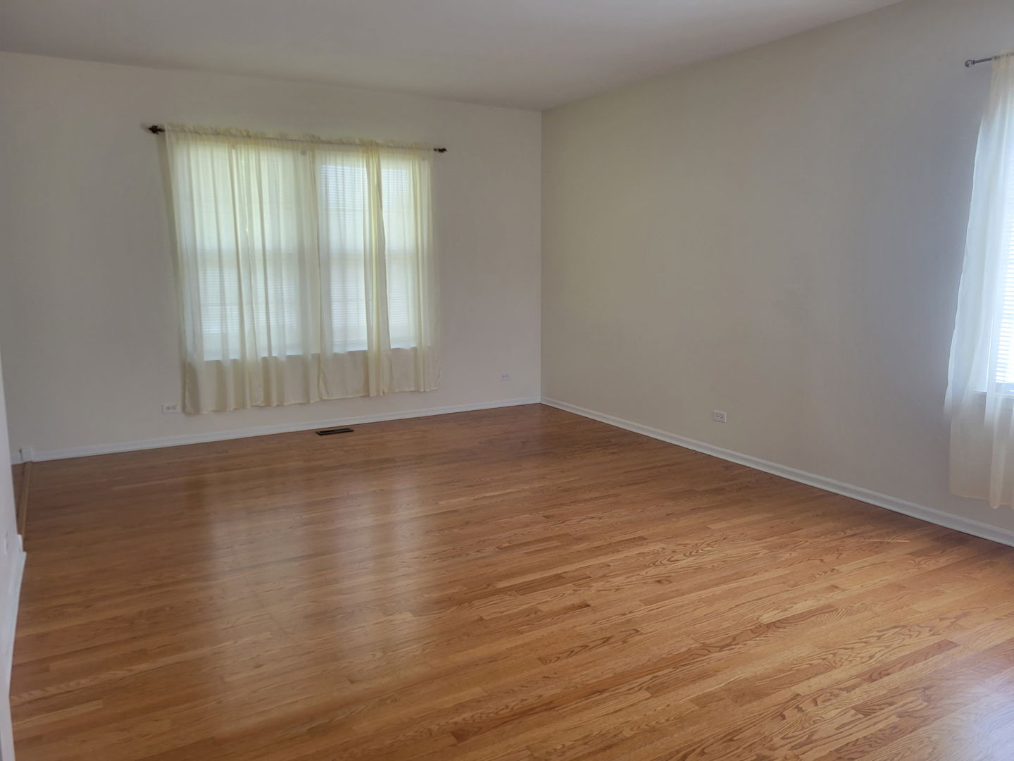 407 W Waterbury Drive