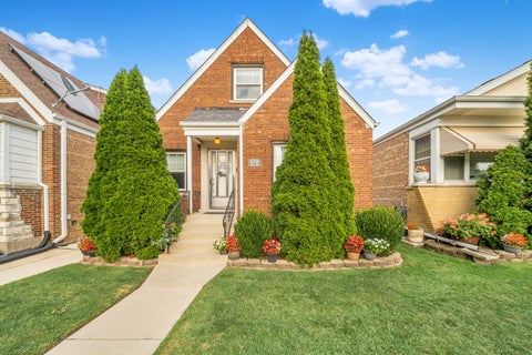 Photo of 6739 S Kedvale Avenue, Chicago, IL 60629 (MLS # 12750195)