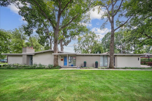 286 AVON AVE, NORTHFIELD, IL 60093 - Image d33f35a8a8e60e8631ad2fe72f29d304/209083577