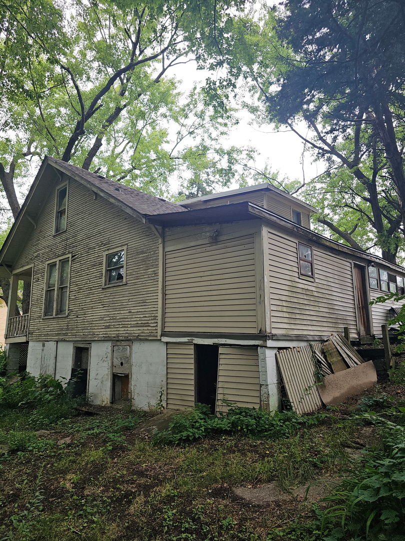 904 Walnut Avenue