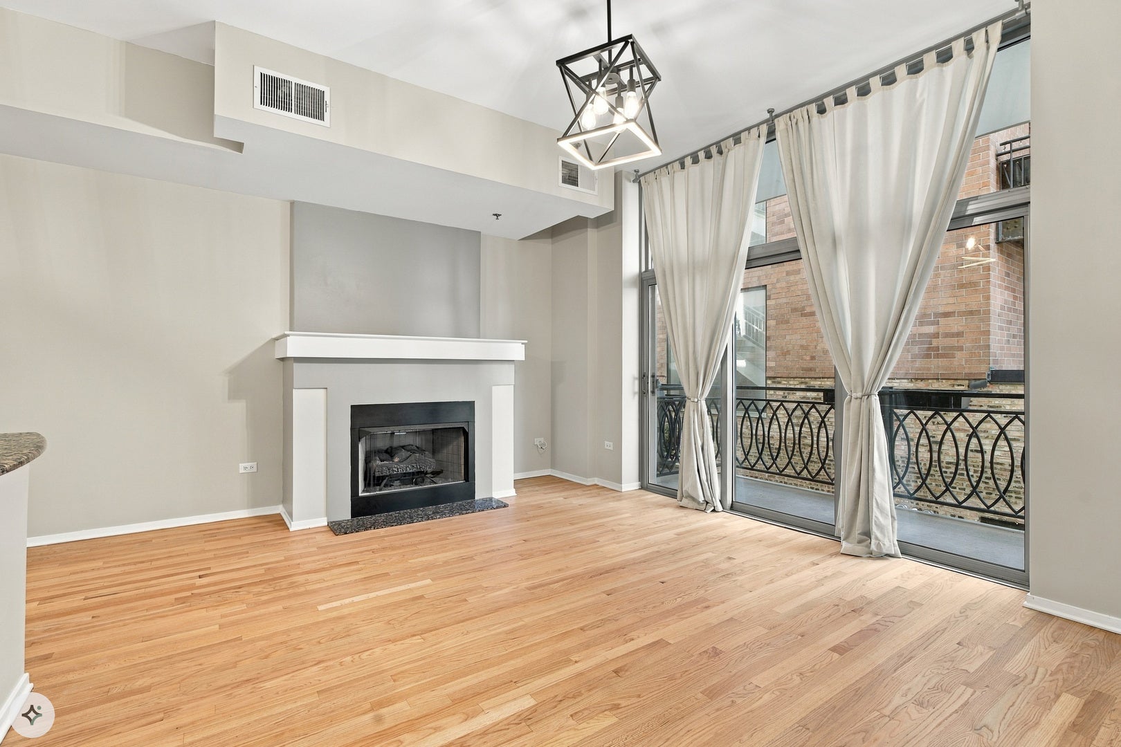 1201 W Adams Street 510