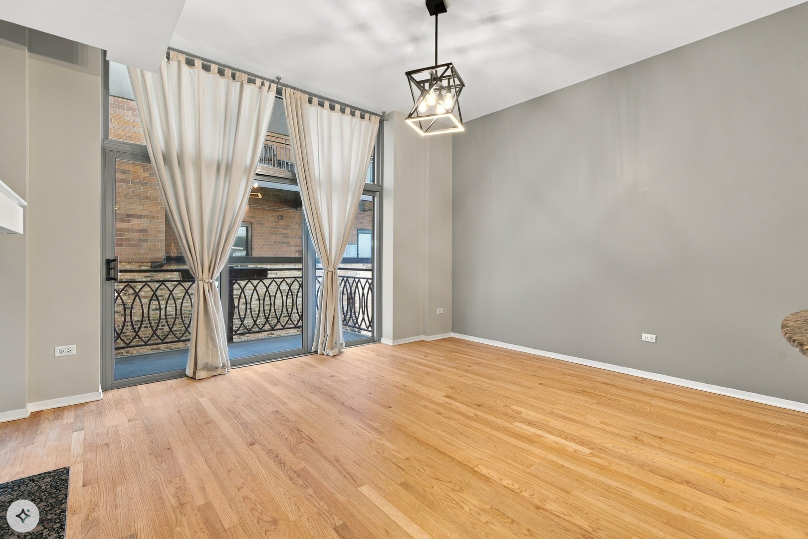 1201 W Adams Street 510