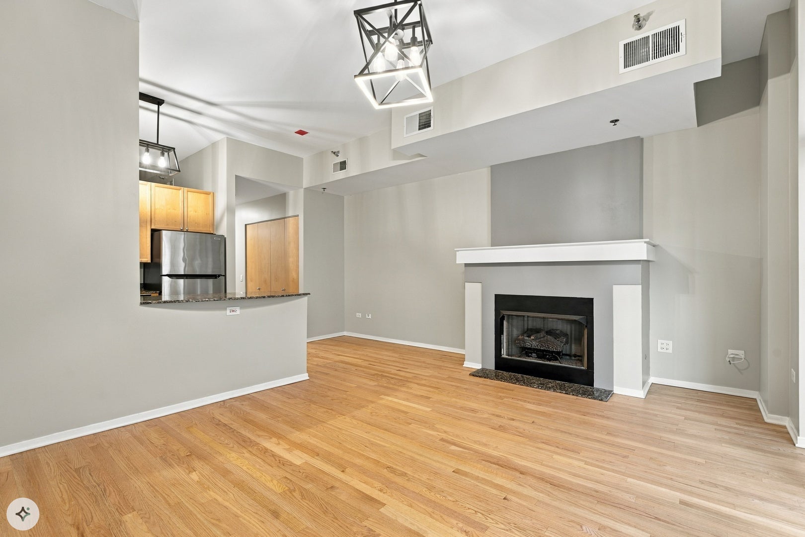 1201 W Adams Street 510