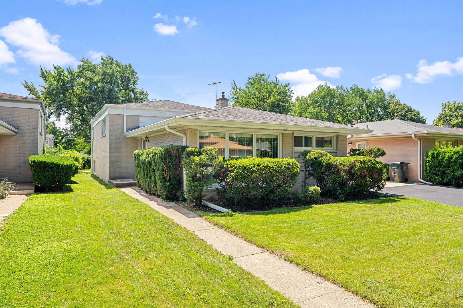 25 Wilmette Avenue