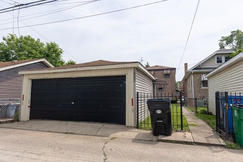 Tiny photo for 2802 Cuyler Avenue, Berwyn, IL 60402 (MLS # 12489158)