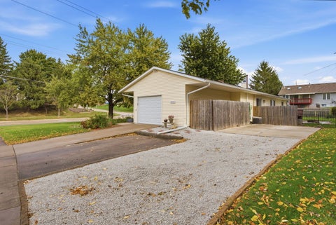 Tiny photo for 3775 29th Street, Bettendorf, IA 52722 (MLS # 12786934)