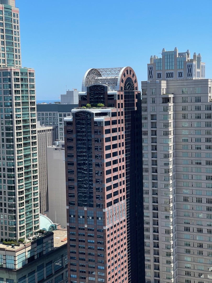 10 E Ontario Street 4708