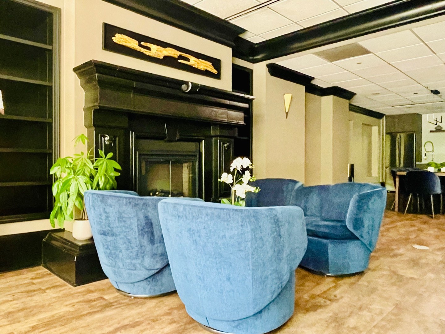 10 E Ontario Street 4708