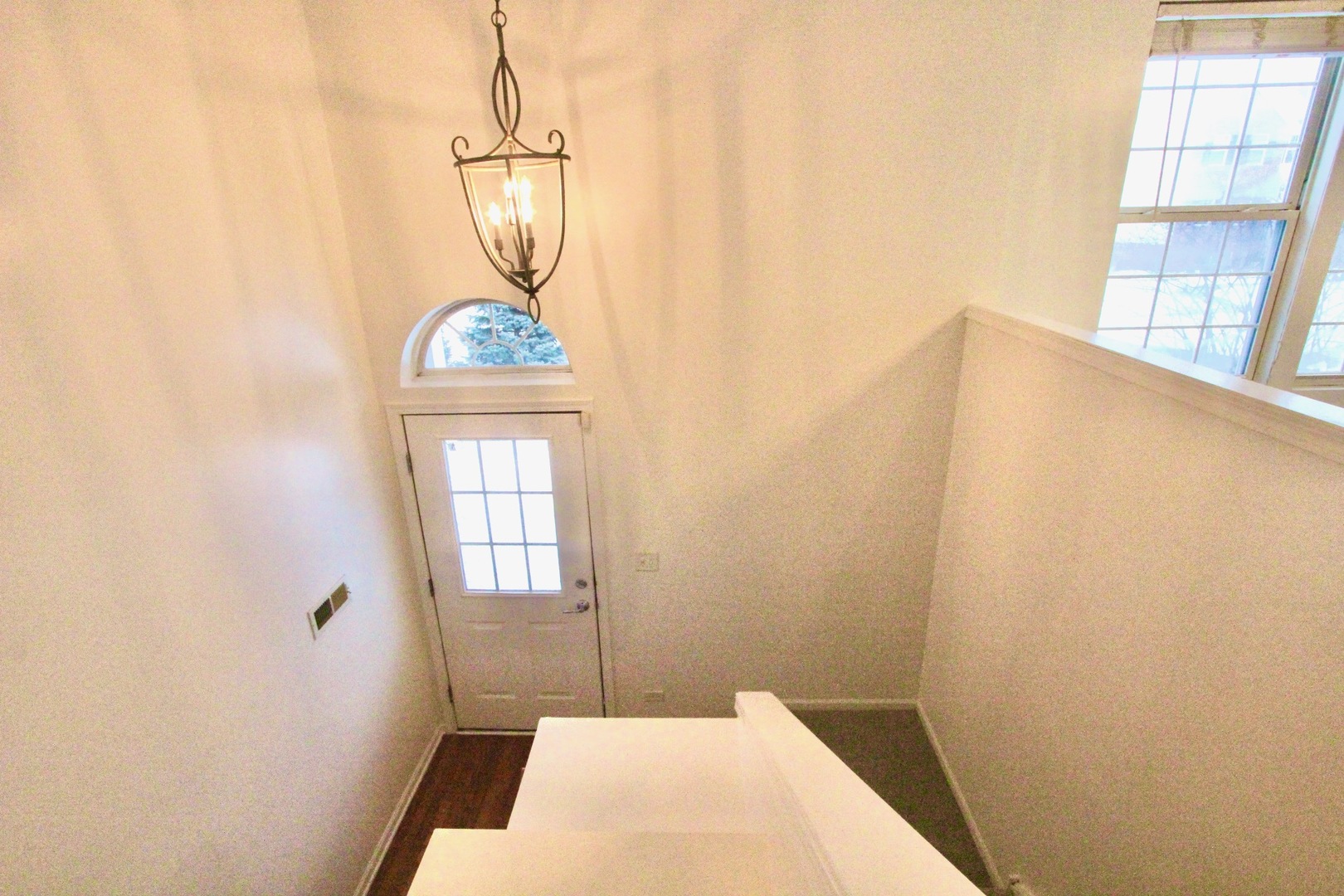 2711 Neubauer Circle