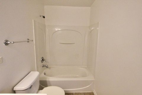 Tiny photo for 2711 Neubauer Circle, Lindenhurst, IL 60046 (MLS # 12536822)