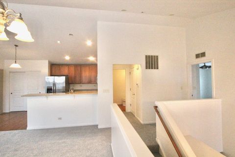 Tiny photo for 2711 Neubauer Circle, Lindenhurst, IL 60046 (MLS # 12536822)