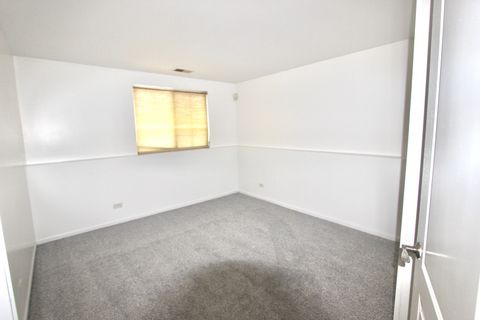 Tiny photo for 2711 Neubauer Circle, Lindenhurst, IL 60046 (MLS # 12536822)