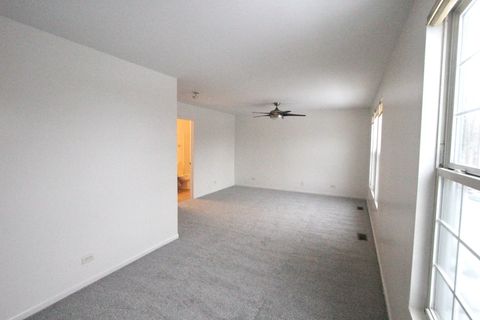 Tiny photo for 2711 Neubauer Circle, Lindenhurst, IL 60046 (MLS # 12536822)